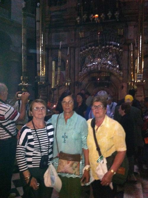 Após visitar o Santo Sepulcro.