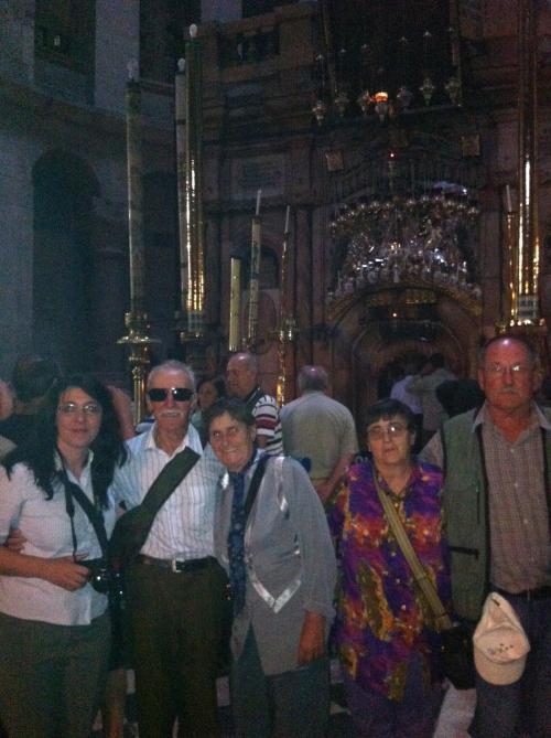 Após visitar o Santo Sepulcro.