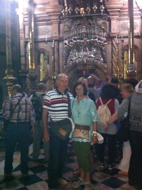 Após visitar o Santo Sepulcro.