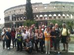 Visitando o Coliseu, em Roma.