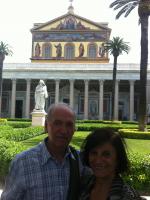 Visitando a Basílica de São Paulo fora dos Muros, em Roma.