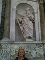 Visitando a Basílica de São Paulo fora dos Muros, em Roma.