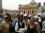Na Praça de São Pedro, em Roma, aguardando a bênção do Papa Francisco.