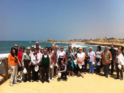 Grupo na visita às ruínas de Cesarea Marítima.