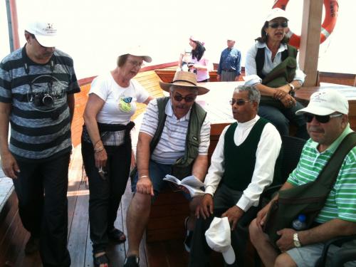 Cantando e navegando no mar da Galiléia.