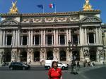 Pelas ruas de Paris, em frente da Ópera.