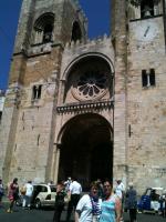 Visitando a Catedral de Lisboa.