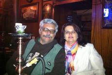 Confraternizando num bar de Jerusalém
