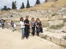 Pelas ruas de Atenas, no Teatro de Dionisio