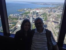 Mariana e Ivan apreciando Toronto. 