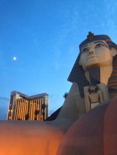 Hotel Luxor. 