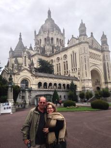 Dia de conhecermos a Basílica de Santa Teresinha do Menino Jesus, em Lisieux.