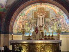 Missa na cripta da Basílica. 