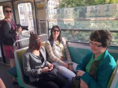 Hoje passeamos de metrô. 