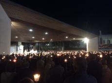 Na prossição das velas na noite de Fátima