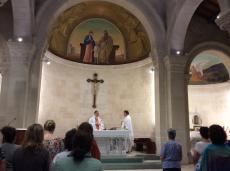 Missa na Igreja de Sāo José em Nazaré. 