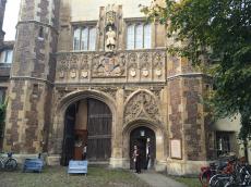 Pelas ruas da cidade universitária de Cambridge