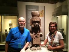 No Museu de Antropologia.