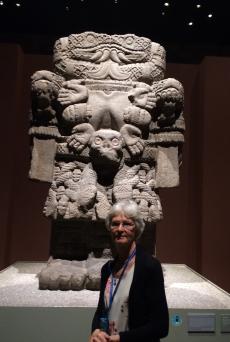 No Museu de Antropologia.