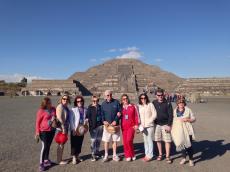 Na pirâmide da Lua, em Teotihuacan. 