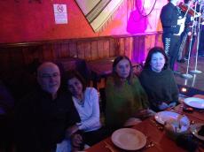 Jantar com show folclórico. 