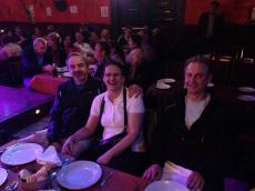 Jantar com show folclórico. 