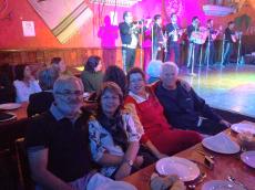 Jantar com show folclórico. 
