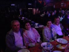 Jantar com show folclórico. 