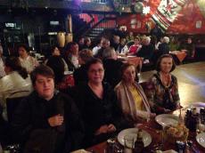 Jantar com show folclórico. 