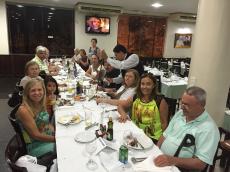 Jantar em uma churrascaria de Goiânia. 