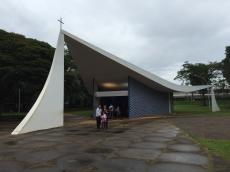 Na igrejinha de N. Sra. de Fátima, em Brasilia