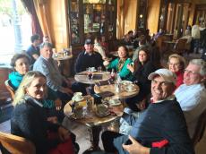 Aproveitando o Café Gerbeaud, segundo melhor de Budapeste. 