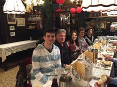No jantar de boas-vindas em Viena. 