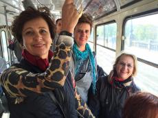 Andando de trem em Praga. 