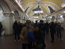 Passeando no metrô de Moscou. 