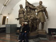 Passeando no metrô de Moscou. 