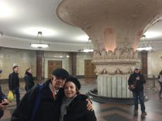 Passeando no metrô de Moscou.