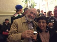 Curtindo um champagne no intervalo do concerto de Mozart e Strauss. 