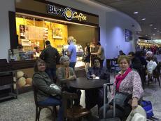 Em Porto Alegre, aguardando o nosso primeiro embarque.