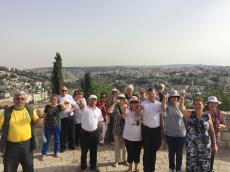Brindando a chegada em Jerusalém.