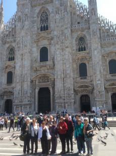 Grupo na Duomo de Milão
