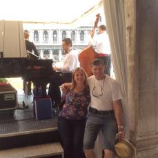 Apreciando boa música na Praça de San Marco
