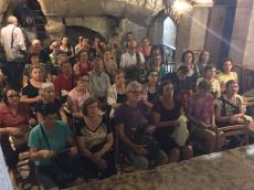 Missa na gruta na Igreja da Natividade.
