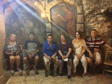 Missa na gruta na Igreja da Natividade.