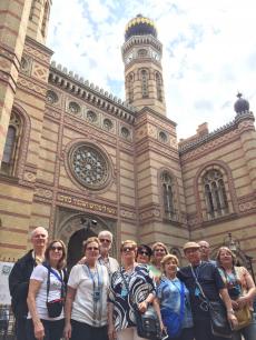 Visitando a Sinagoga de Budapeste. 