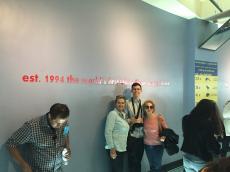No alto da CN Tower