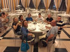 Dirante nosso jantar no hotel de Roma