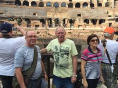 Visitando Roma, no Coliseu 