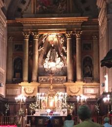 Na Igreja N Sra do Carmo e São Luiz no centro de Madrid